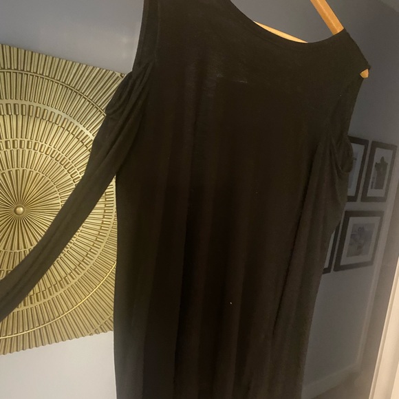 BCBGMAXAZRIA black open shoulder draped back chained long sleeve - Picture 3 of 5